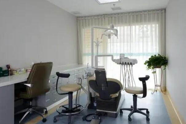 眉山品端口腔.jpg 眉山种植牙医院